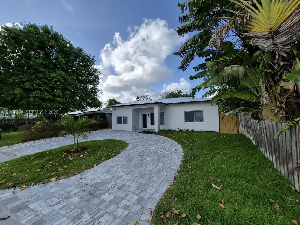 111 NE 45th St Oakland Park, FL 33334