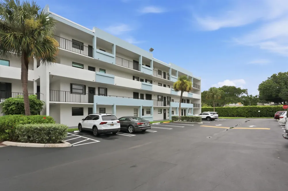 555 BANYAN TREE LANE E #410 Delray Beach, FL 33483