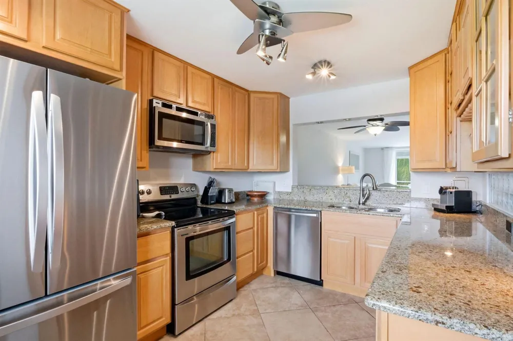 555 BANYAN TREE LANE E #410 Delray Beach, FL 33483