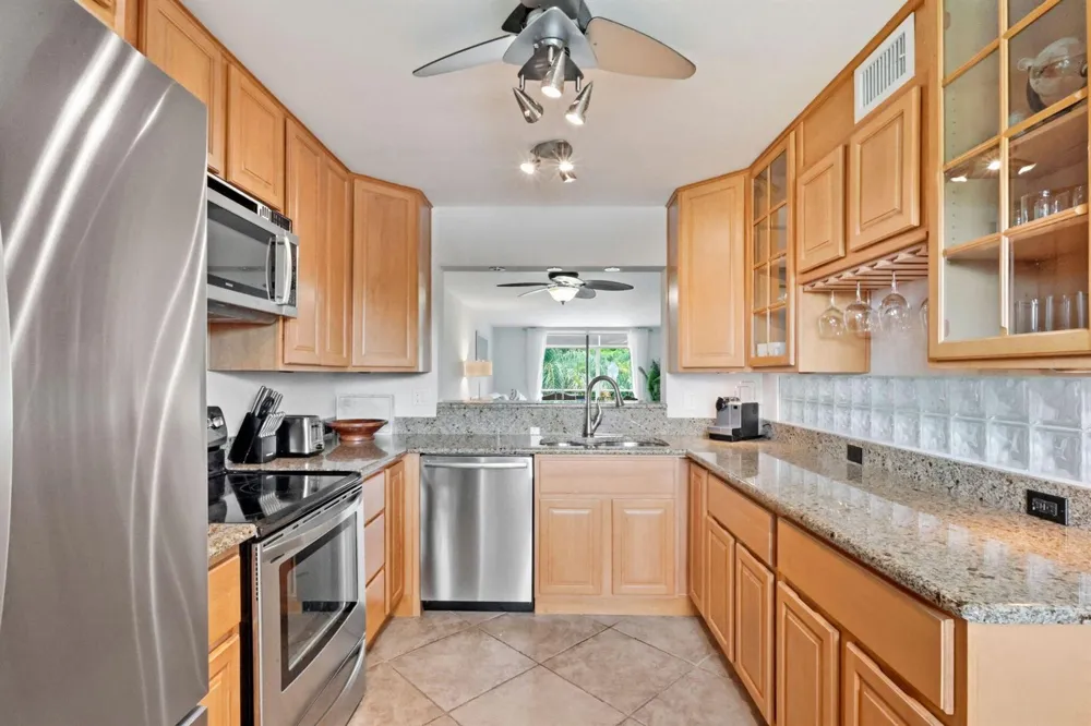 555 BANYAN TREE LANE E #410 Delray Beach, FL 33483