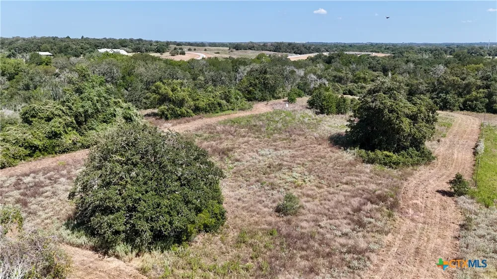 CR 426 Waelder, TX 78959