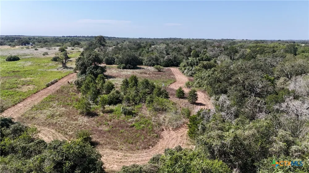 CR 426 Waelder, TX 78959