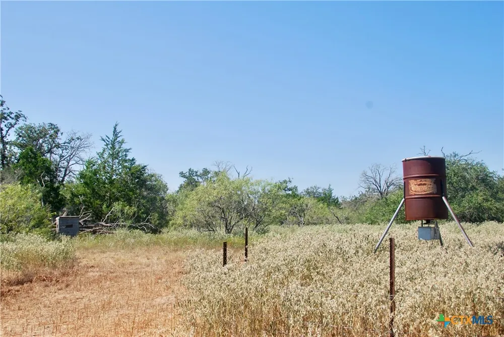 CR 426 Waelder, TX 78959