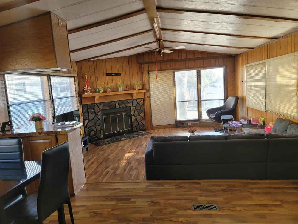 2665 Benlana Court Maplewood, MN 55119