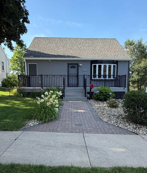 4025 7th Place NW