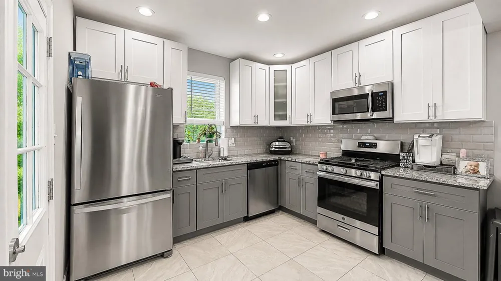 5867 UPLAND WAY Philadelphia, PA 19131