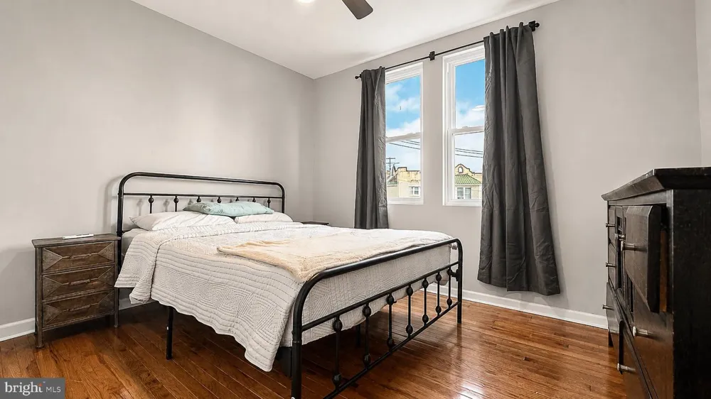 5867 UPLAND WAY Philadelphia, PA 19131