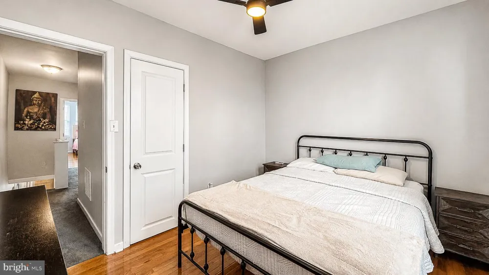 5867 UPLAND WAY Philadelphia, PA 19131