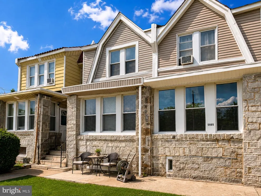 5867 UPLAND WAY Philadelphia, PA 19131