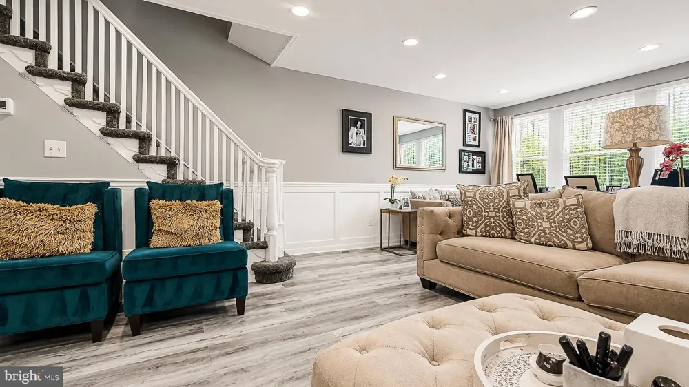 5867 UPLAND WAY Philadelphia, PA 19131