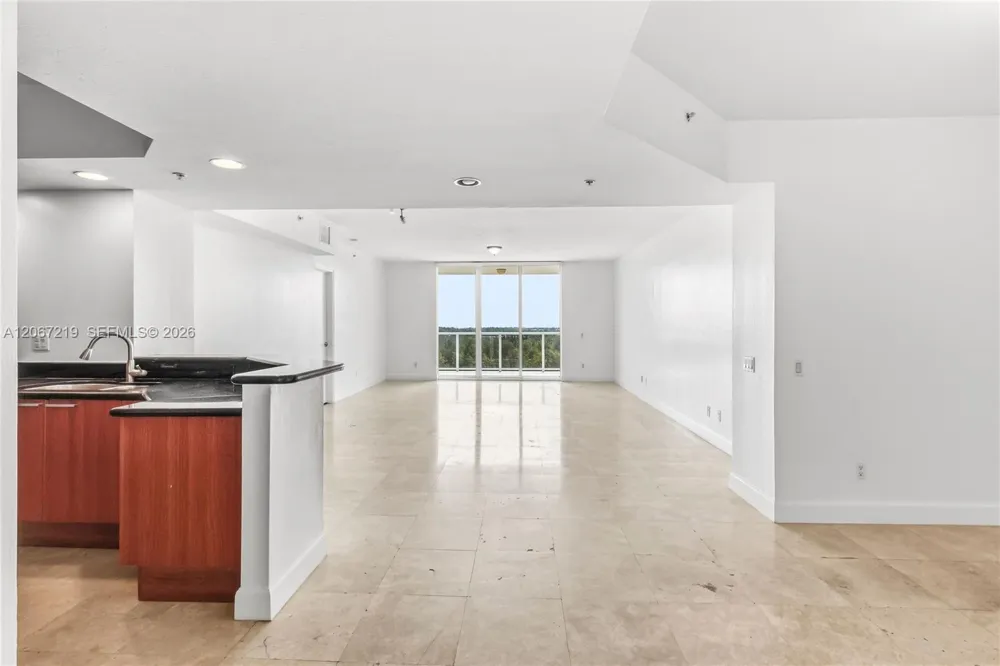 14951 Royal Oaks Ln #1604 North Miami, FL 33181