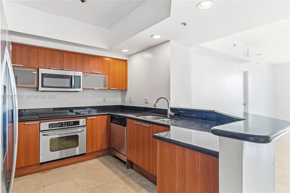 14951 Royal Oaks Ln #1604 North Miami, FL 33181