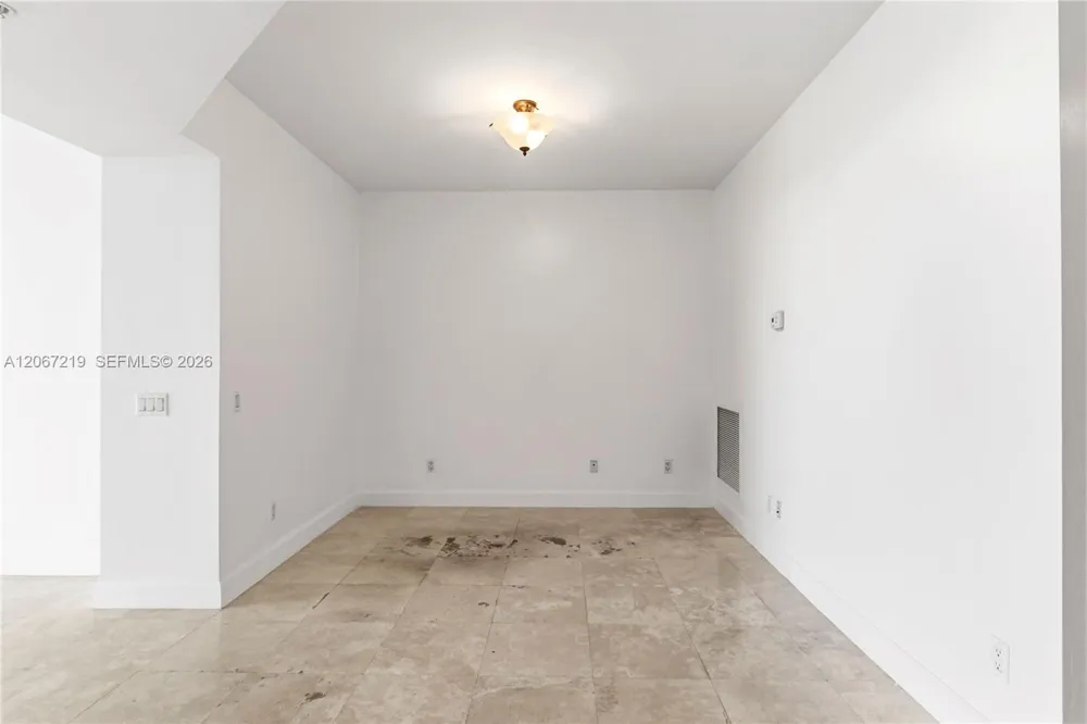 14951 Royal Oaks Ln #1604 North Miami, FL 33181