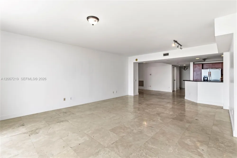 14951 Royal Oaks Ln #1604 North Miami, FL 33181