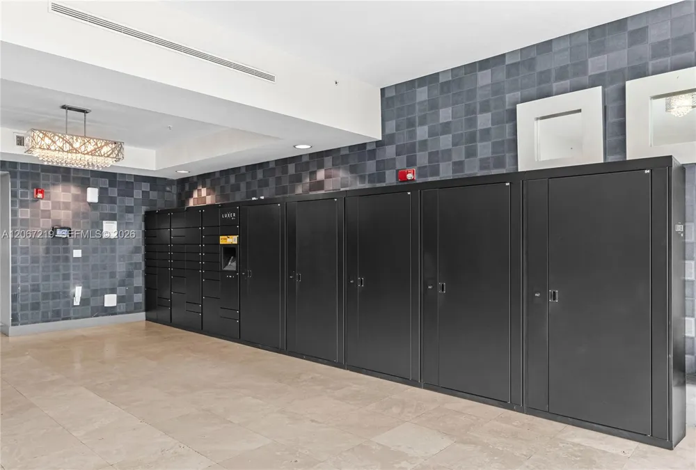 14951 Royal Oaks Ln #1604 North Miami, FL 33181