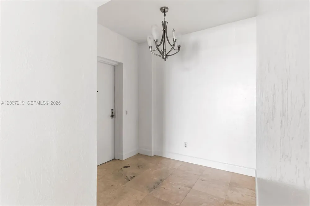 14951 Royal Oaks Ln #1604 North Miami, FL 33181
