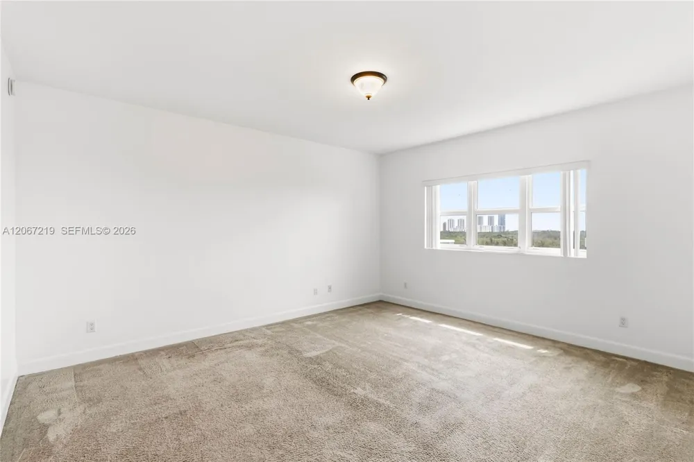 14951 Royal Oaks Ln #1604 North Miami, FL 33181
