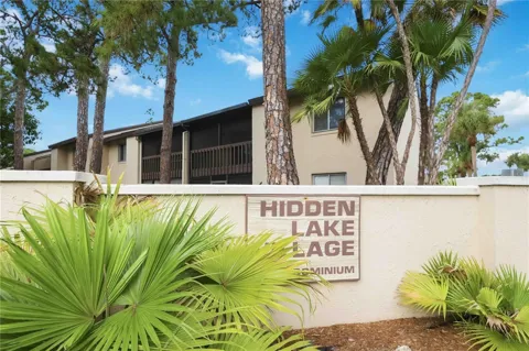 2752 HIDDEN LAKE BOULEVARD #C