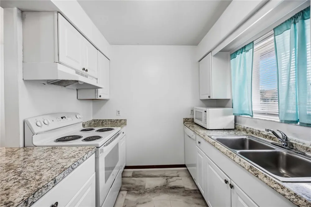2752 HIDDEN LAKE BOULEVARD #C Sarasota, FL 34237