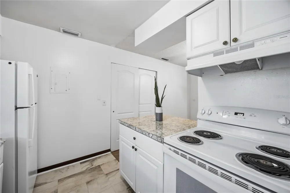2752 HIDDEN LAKE BOULEVARD #C Sarasota, FL 34237