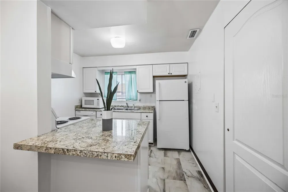 2752 HIDDEN LAKE BOULEVARD #C Sarasota, FL 34237