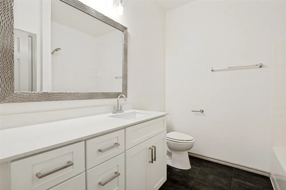 3255 Serpis Grand Prairie, TX 75054