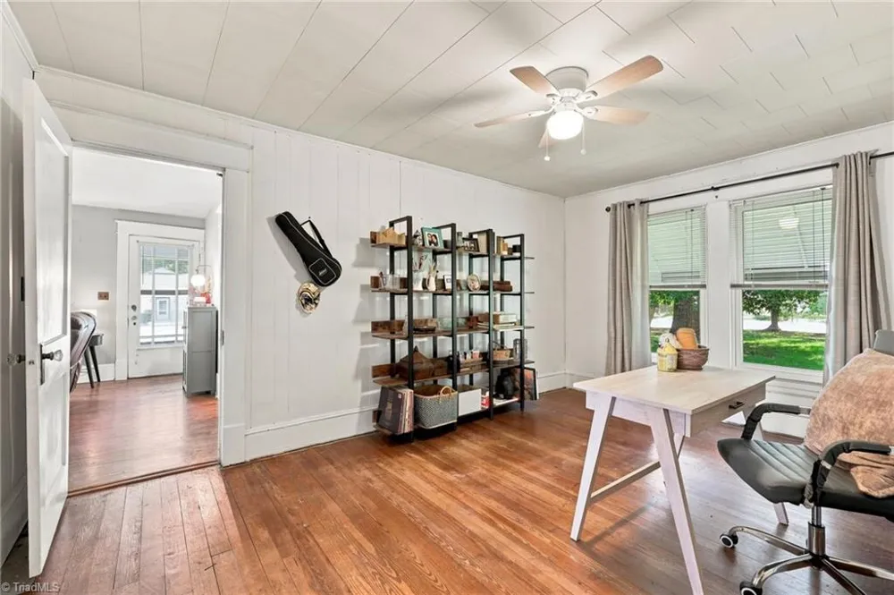 106 Crestwood Circle High Point, NC 27260