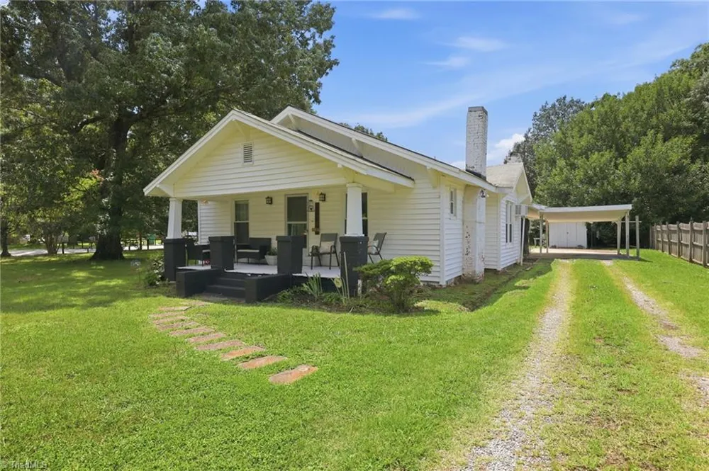 106 Crestwood Circle High Point, NC 27260