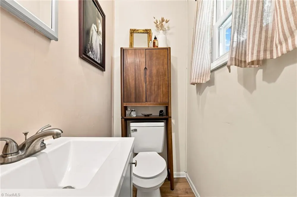 106 Crestwood Circle High Point, NC 27260