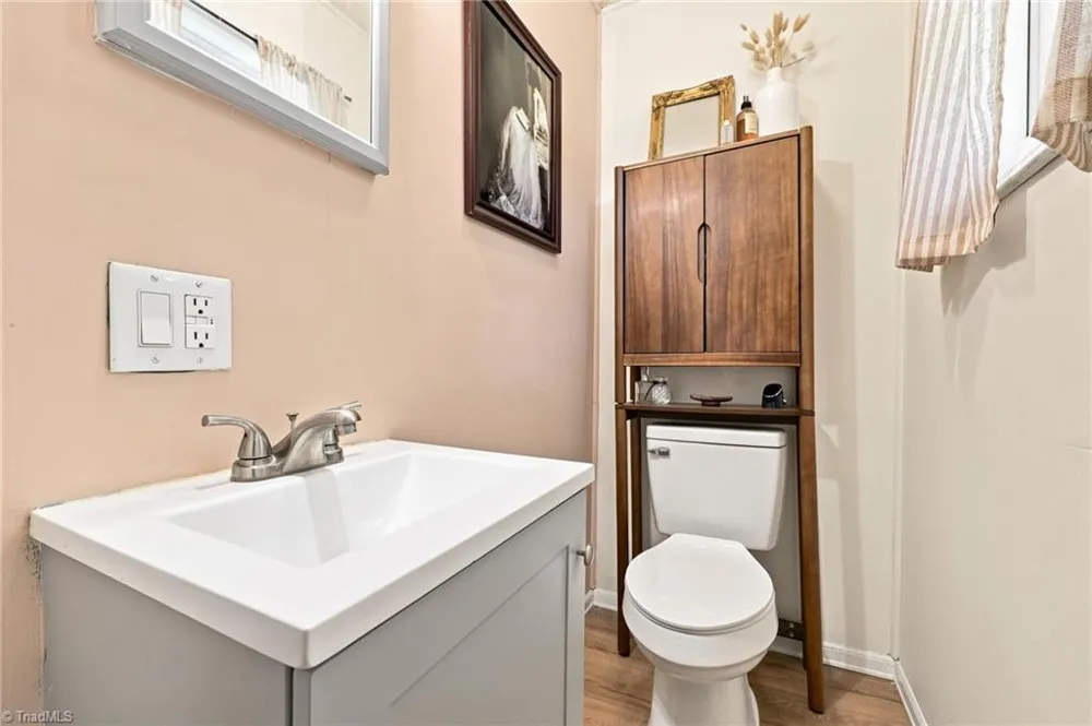 106 Crestwood Circle High Point, NC 27260