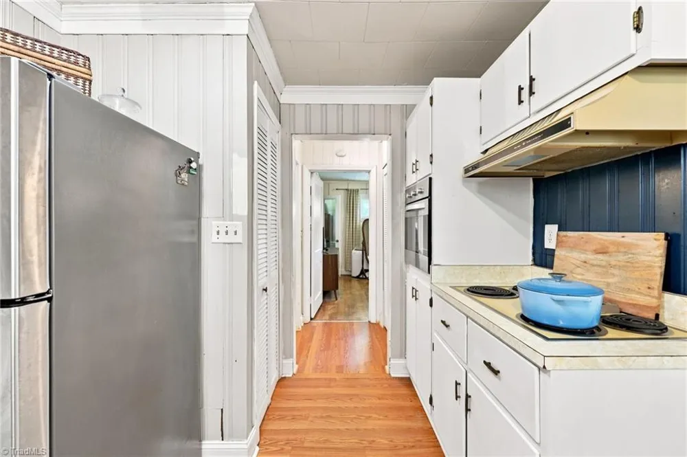 106 Crestwood Circle High Point, NC 27260