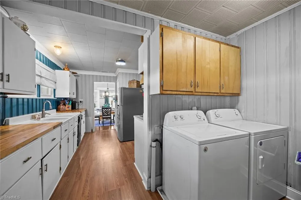 106 Crestwood Circle High Point, NC 27260
