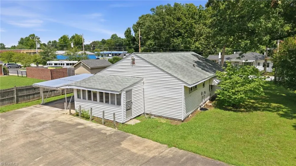 106 Crestwood Circle High Point, NC 27260