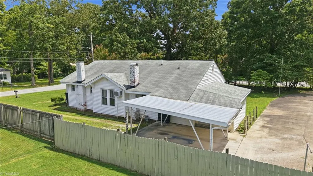 106 Crestwood Circle High Point, NC 27260