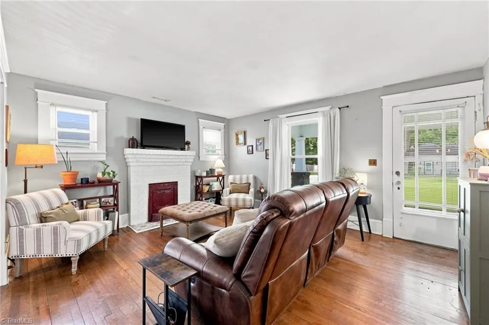 106 Crestwood Circle High Point, NC 27260