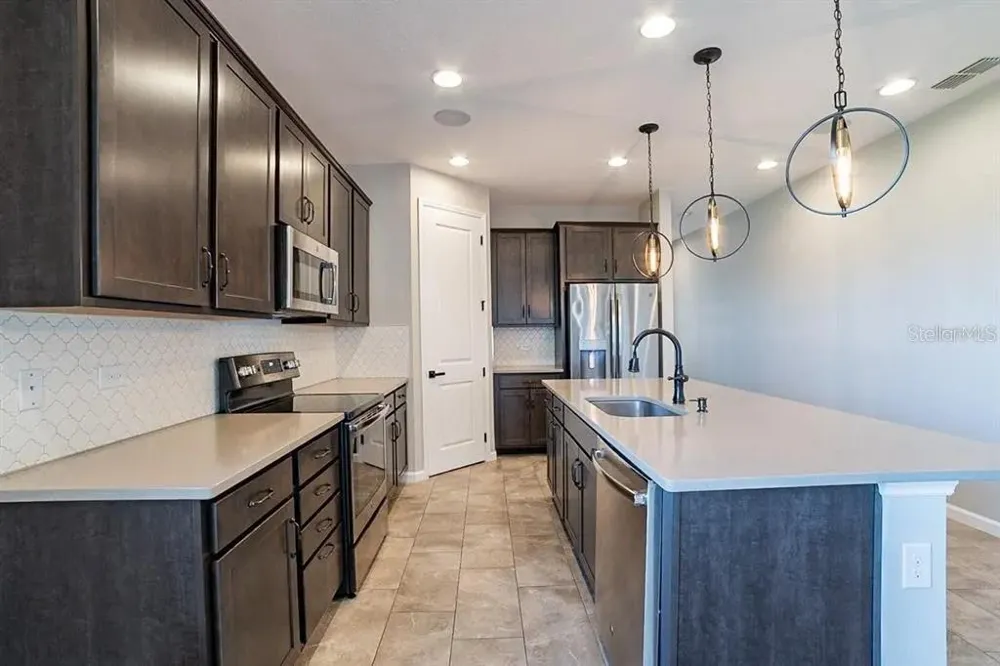 203 SANGMON COURT Groveland, FL 34736