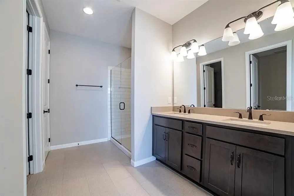 203 SANGMON COURT Groveland, FL 34736