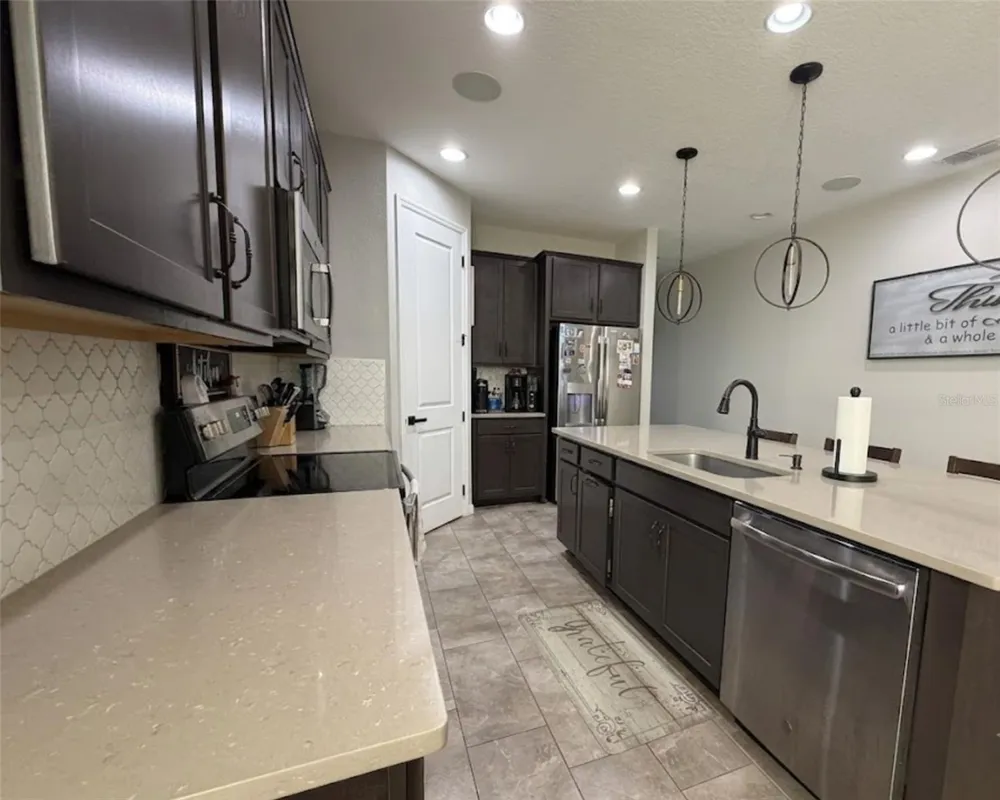 203 SANGMON COURT Groveland, FL 34736