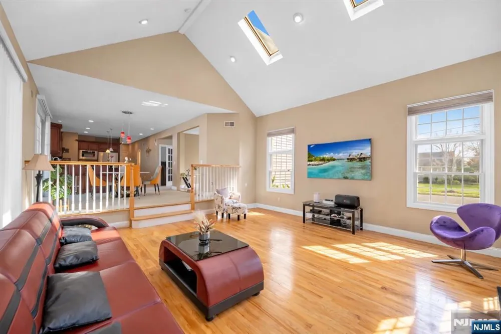 683 Victoria Avenue Paramus, NJ 07652
