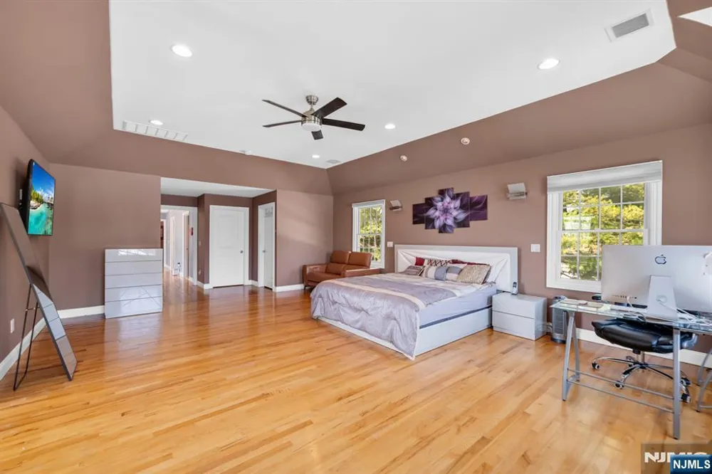 683 Victoria Avenue Paramus, NJ 07652