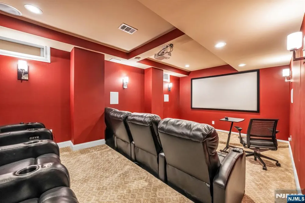 683 Victoria Avenue Paramus, NJ 07652