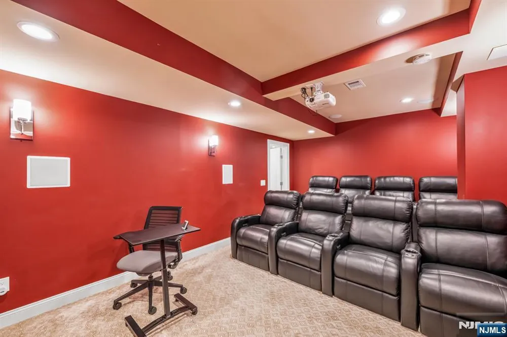 683 Victoria Avenue Paramus, NJ 07652