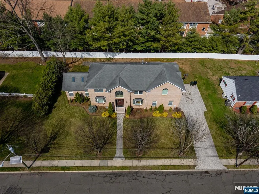 683 Victoria Avenue Paramus, NJ 07652