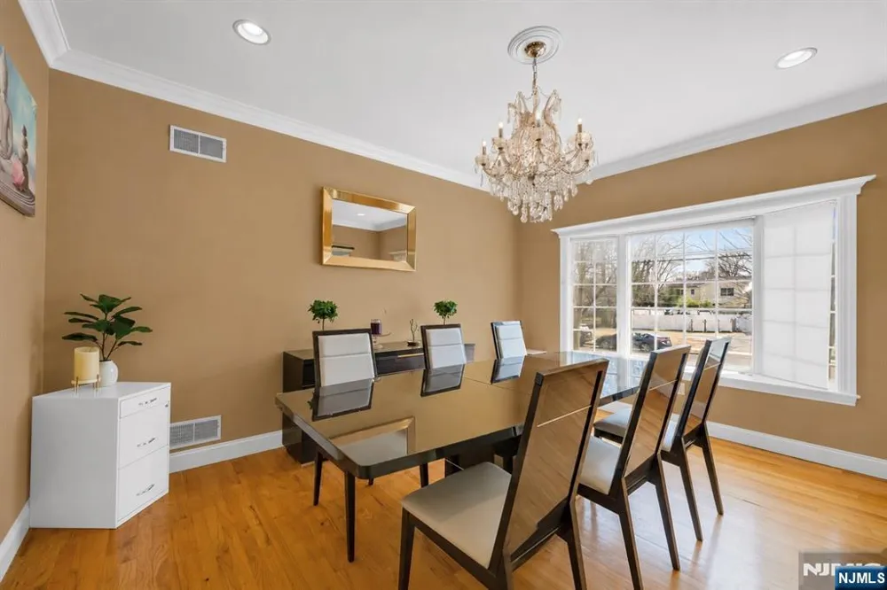 683 Victoria Avenue Paramus, NJ 07652