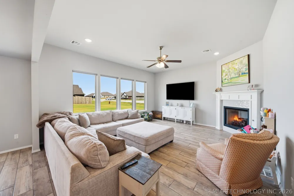3555 E 155th Street Bixby, OK 74008