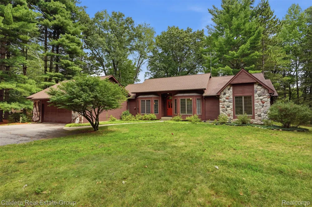8636 Hidden Lake Drive Deerfield Township, MI 48855