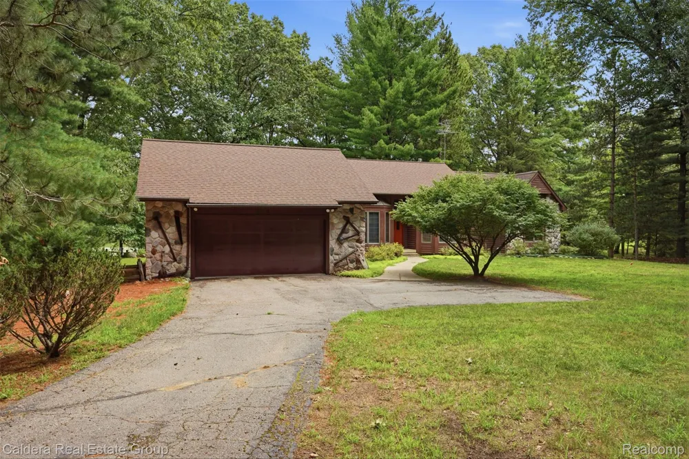 8636 Hidden Lake Drive Deerfield Township, MI 48855