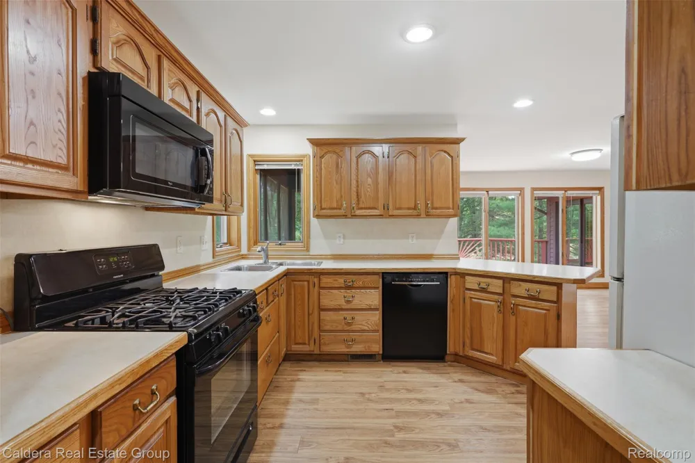 8636 Hidden Lake Drive Deerfield Township, MI 48855