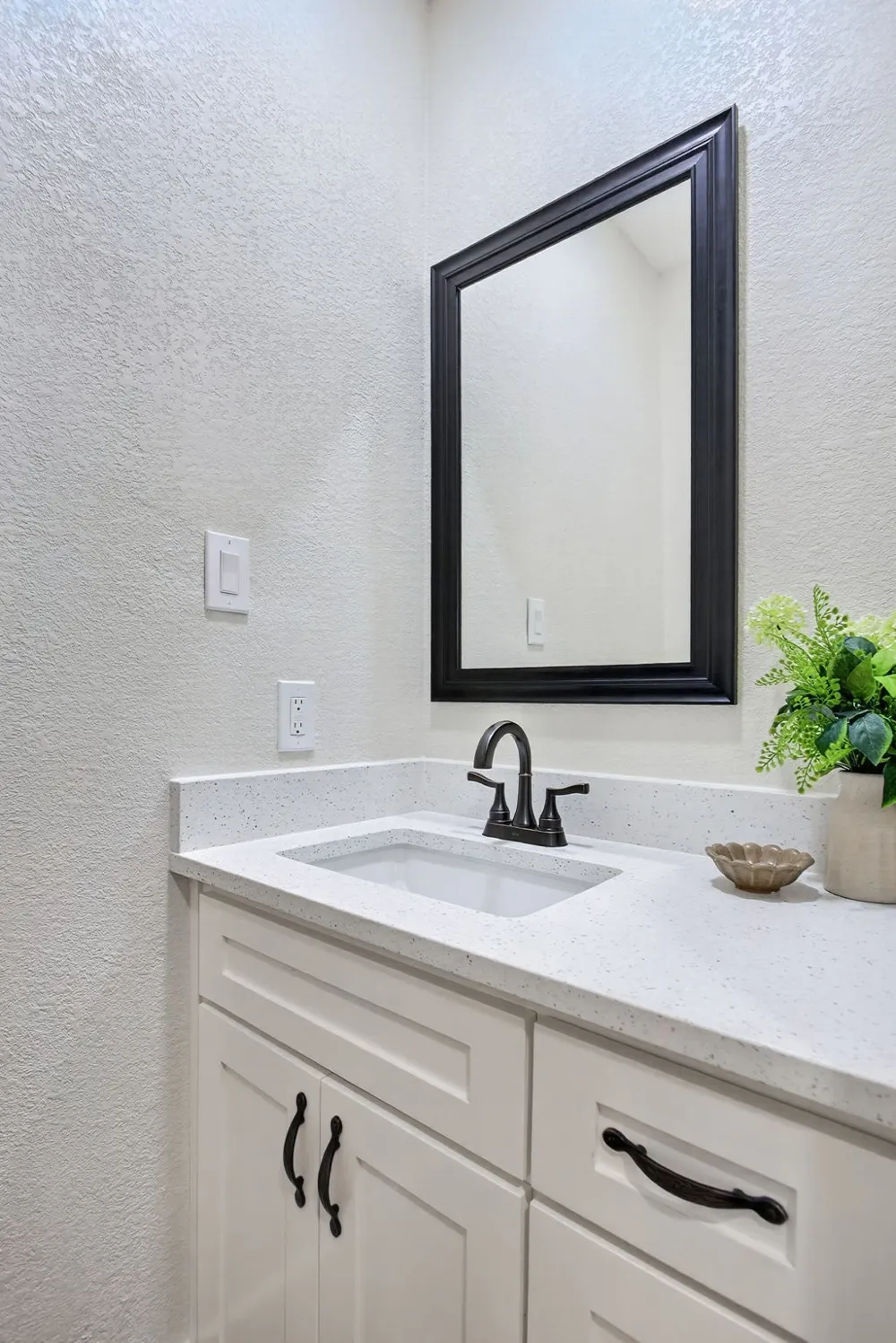 411 S Bowie Drive Weatherford, TX 76086
