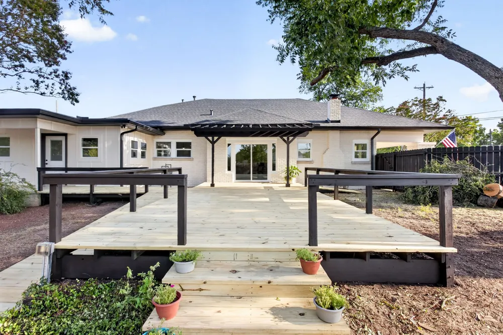 411 S Bowie Drive Weatherford, TX 76086
